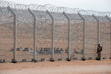 israel-stranded-africans-egypt-border1